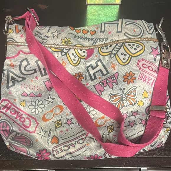 Vintage Coach Poppy Bandana Butterfly Graffiti Tote No. K1026-16615 - Picture 1 of 4